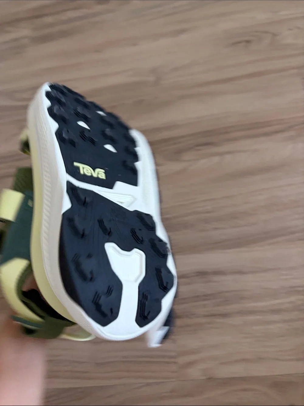 Teva breathable olive